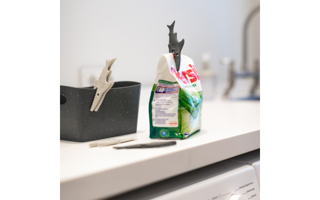 Koziol Sharky Sturmwäscheklammer Weiß 20 Tlg. 4 Koziol Sharky Sturmwäscheklammer Weiß 20 Tlg. – Bild 2